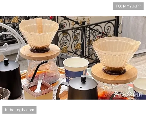 鲍春来退役后住进上海老洋房，每天喝手冲咖啡看赛马，这日子过得比偶像剧还飘
